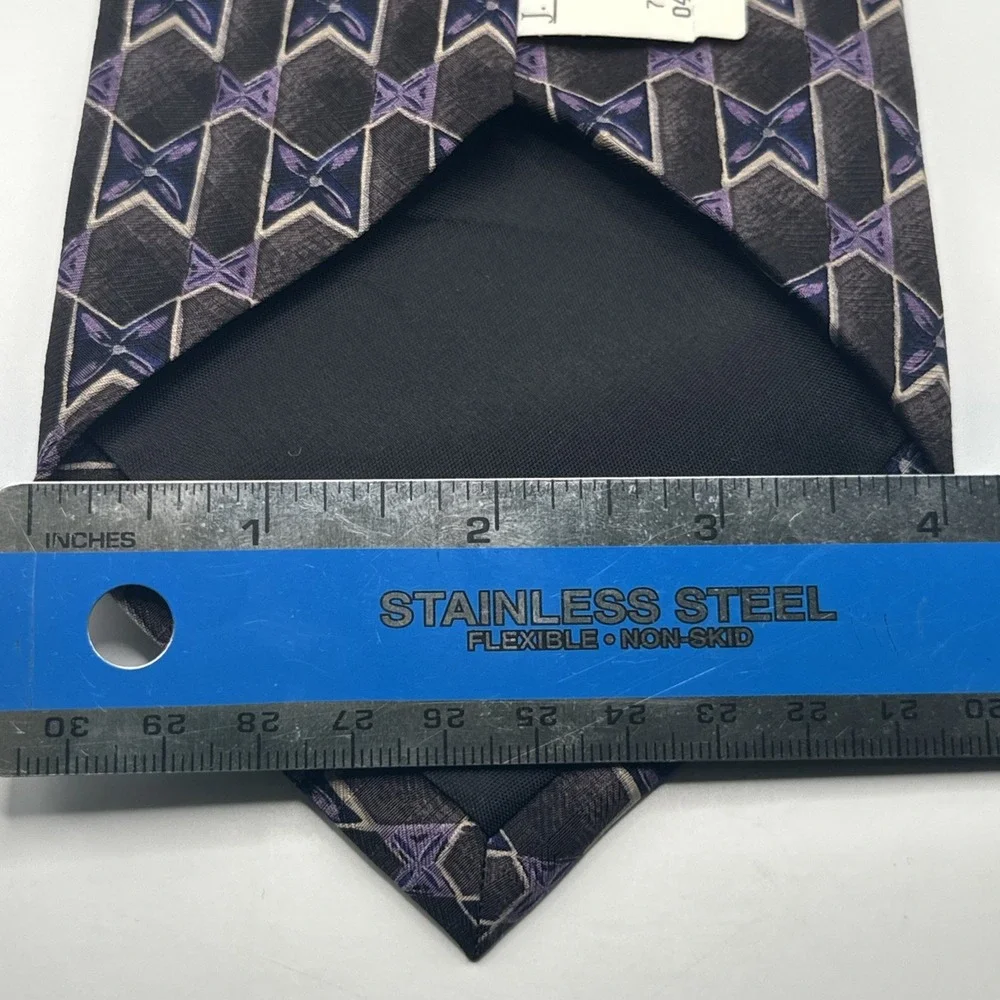 JZ RICHARDS NORDSTROM BLACK /BLUE/PURPLE GEOMETRIC 100%‎ SILK NECK TIE USA NEW